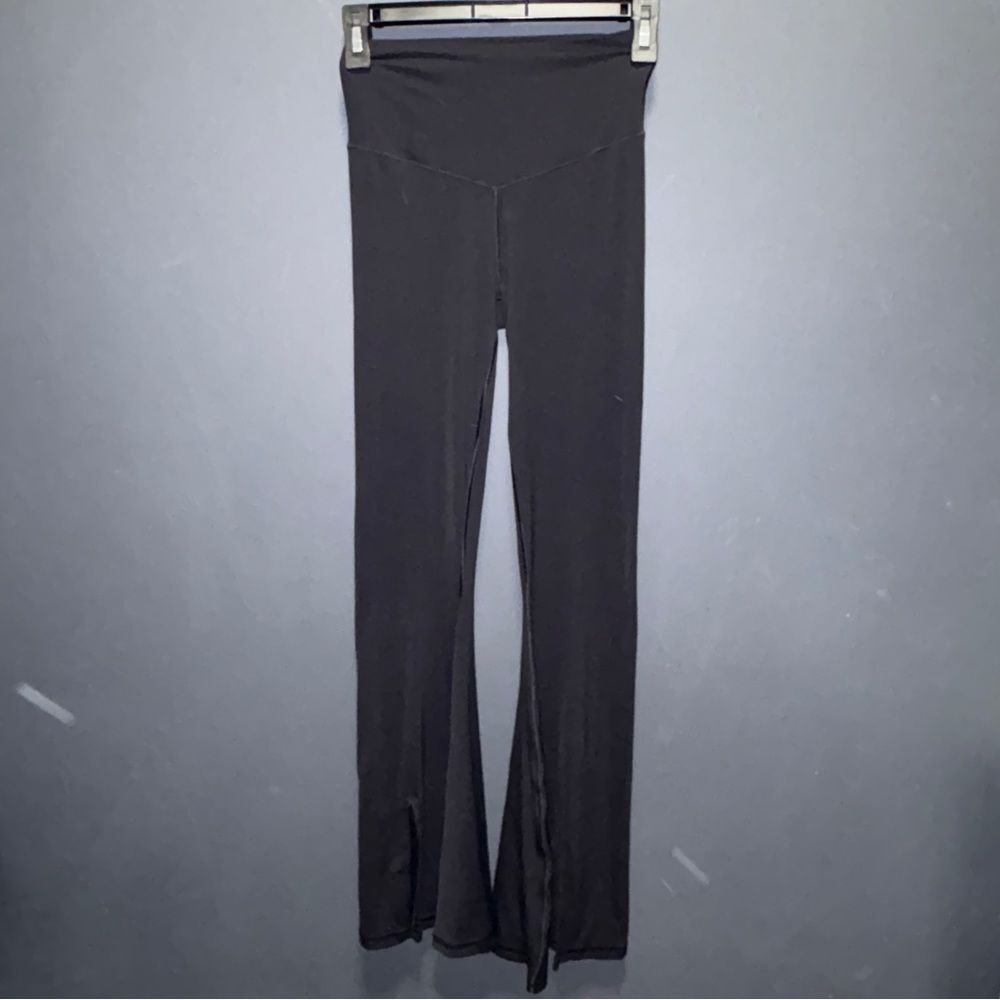 Offline by Aerie Women’s Real Me Extra Flare High Rise Leggings Small Black